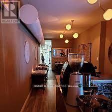 1183 DUNDAS STREET W, Toronto, Ontario