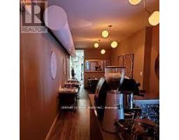 1183 DUNDAS STREET W, Toronto, Ontario