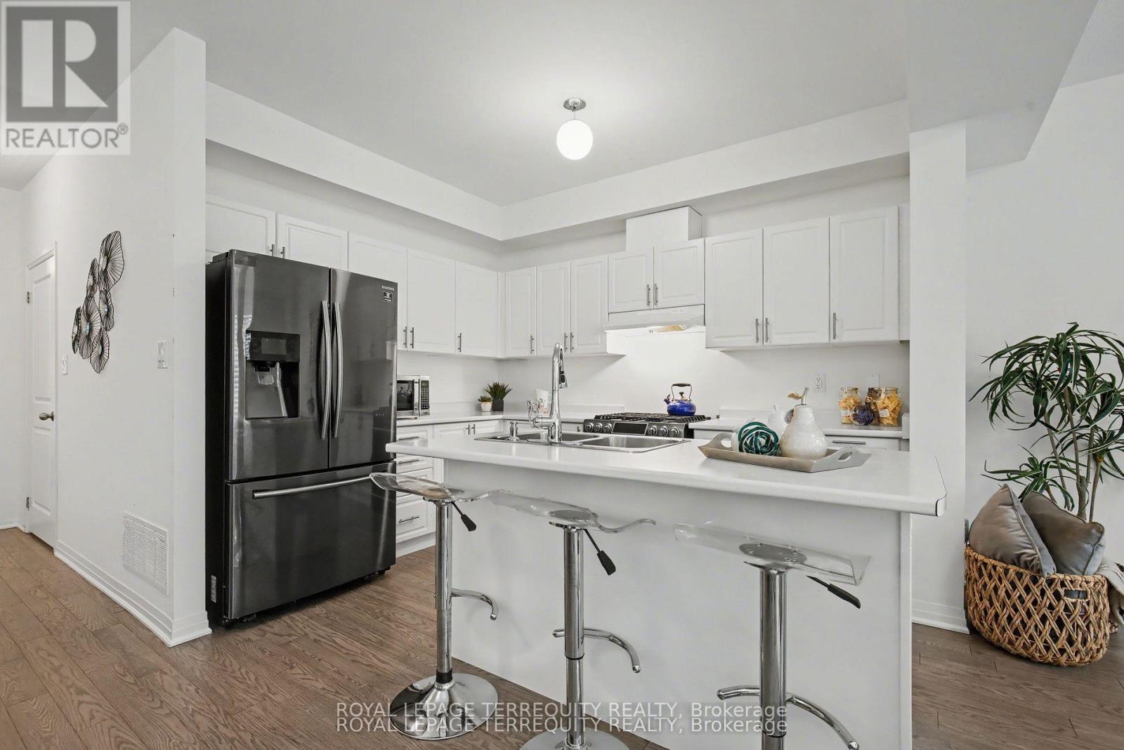 39 Crows Nest Lane, Clarington, Ontario  L1C 4A9 - Photo 3 - E12742542