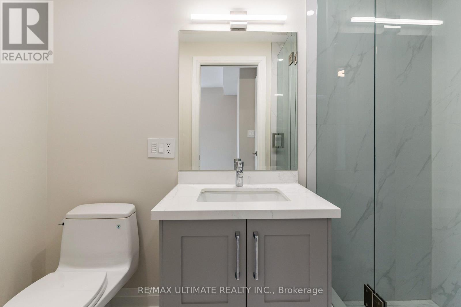 Upper - 29 Brookmount Road, Toronto, Ontario  M4L 3M9 - Photo 11 - E12742602