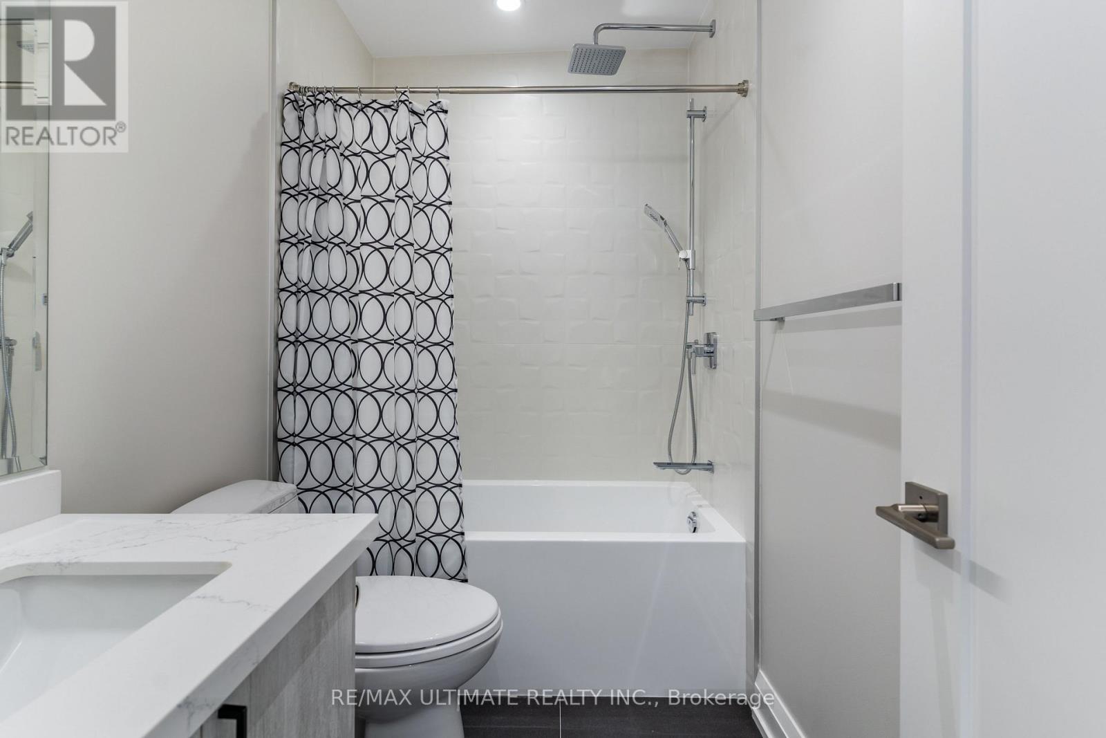 Upper - 29 Brookmount Road, Toronto, Ontario  M4L 3M9 - Photo 16 - E12742602