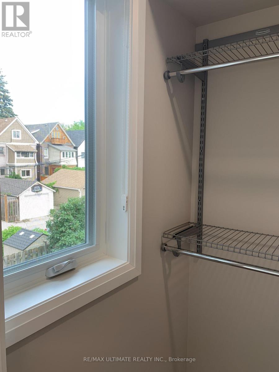 Upper - 29 Brookmount Road, Toronto, Ontario  M4L 3M9 - Photo 19 - E12742602