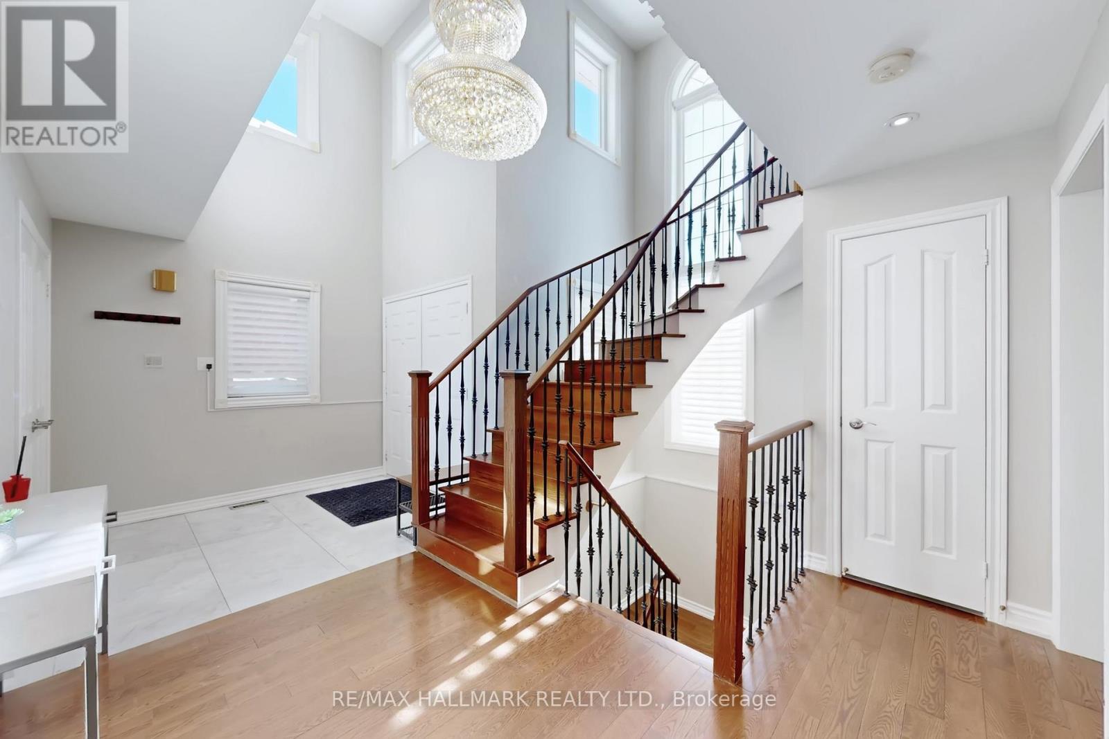 32 Leno Mills Avenue, Richmond Hill, Ontario  L4S 1J6 - Photo 4 - N12742566