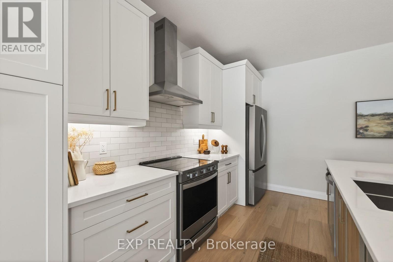 96 Dearing Street, South Huron, Ontario  N0M 1T0 - Photo 9 - X12732970