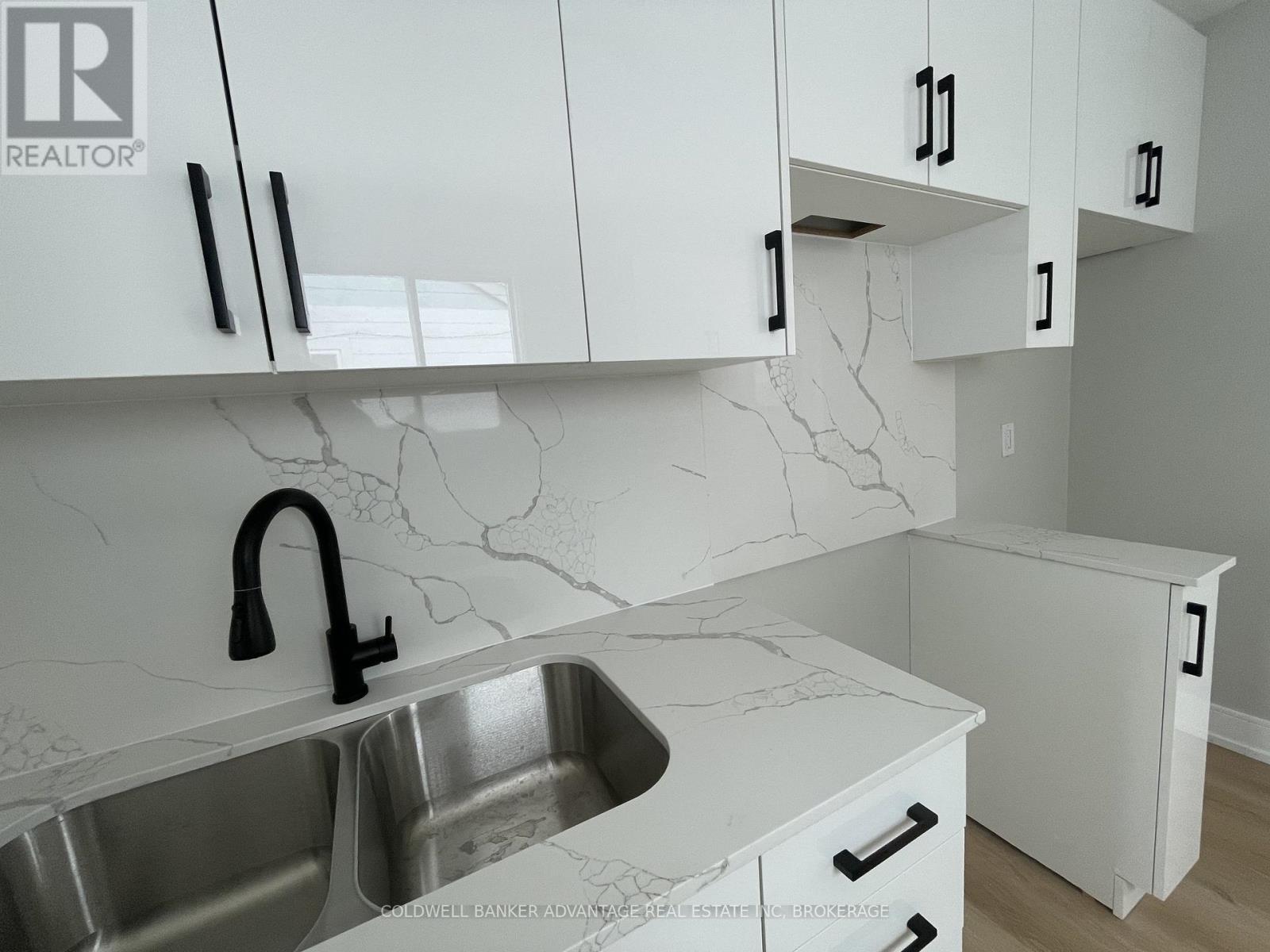 321 Dieppe Street, Welland, Ontario  L3B 4V1 - Photo 6 - X12665114