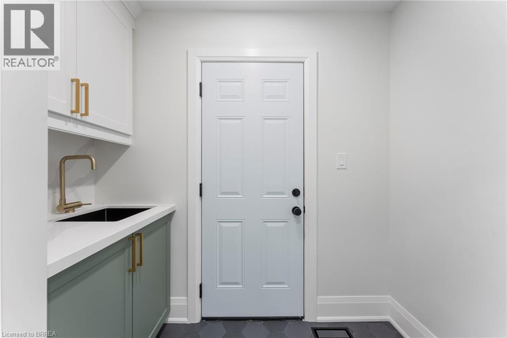 50 Fife Street W, Caledonia, Ontario  N3W 1J2 - Photo 6 - 40801276