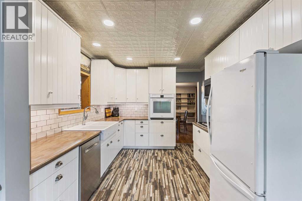 717 East Road, Standard, Alberta  T0J 3G0 - Photo 10 - A2282435