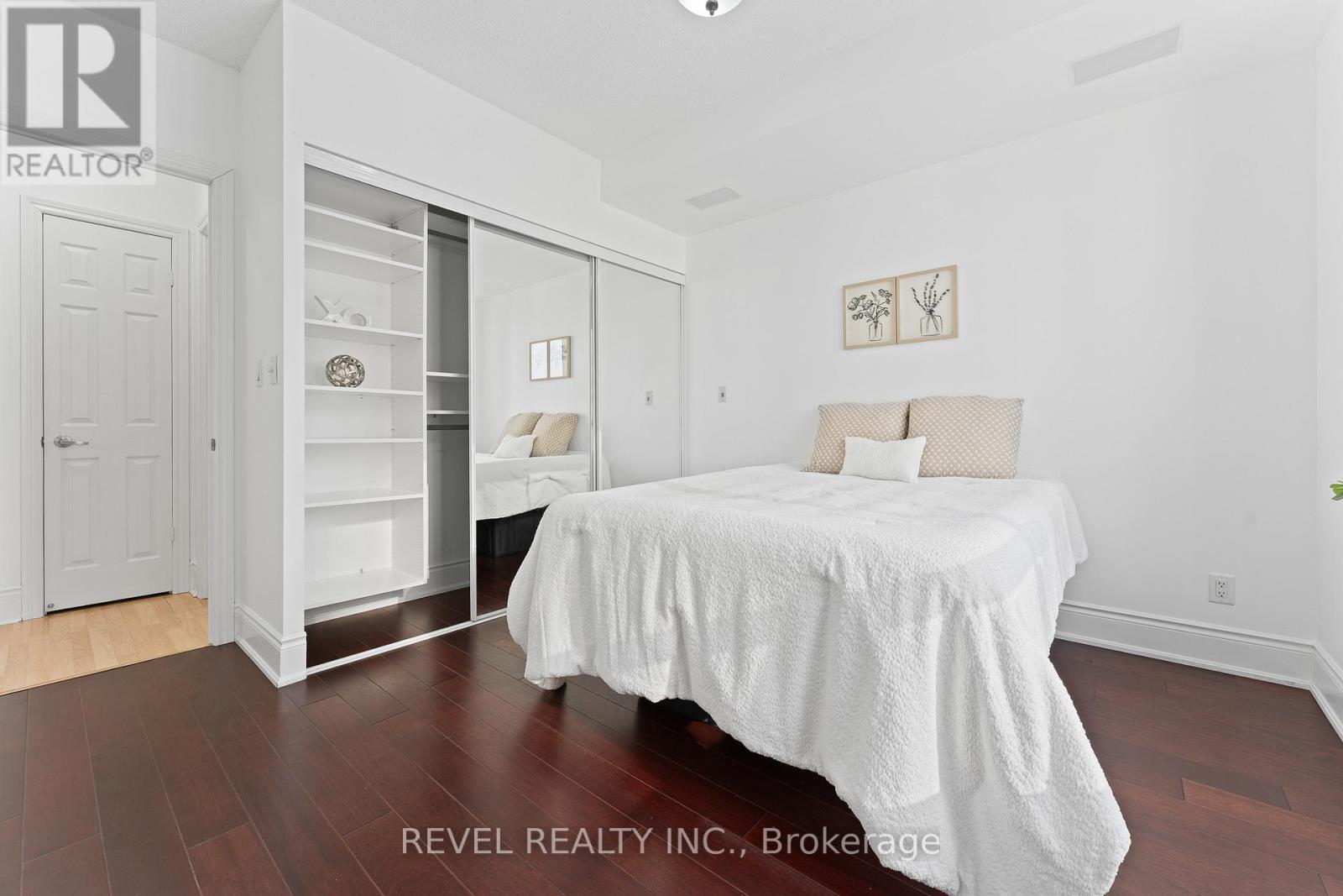 1101 - 3880 Duke Of York Boulevard, Mississauga, Ontario  L5B 4M7 - Photo 12 - W12742556