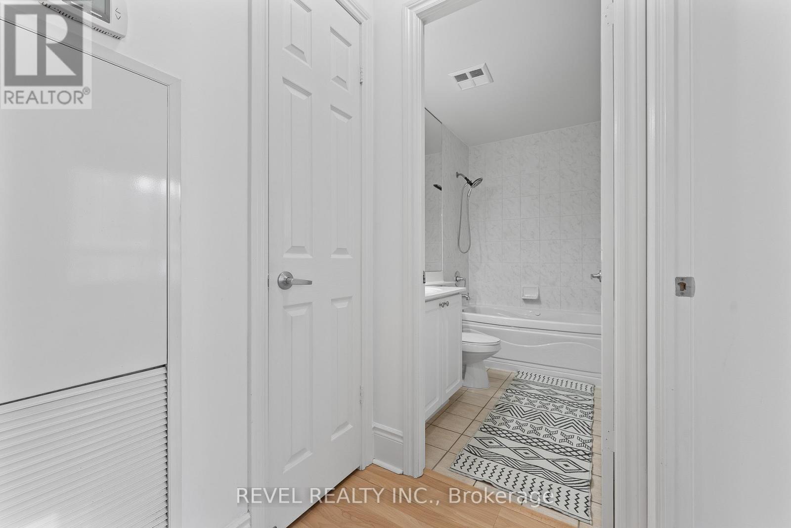 1101 - 3880 Duke Of York Boulevard, Mississauga, Ontario  L5B 4M7 - Photo 15 - W12742556