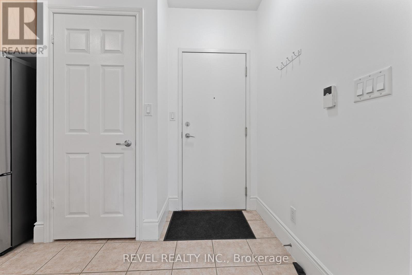 1101 - 3880 Duke Of York Boulevard, Mississauga, Ontario  L5B 4M7 - Photo 18 - W12742556