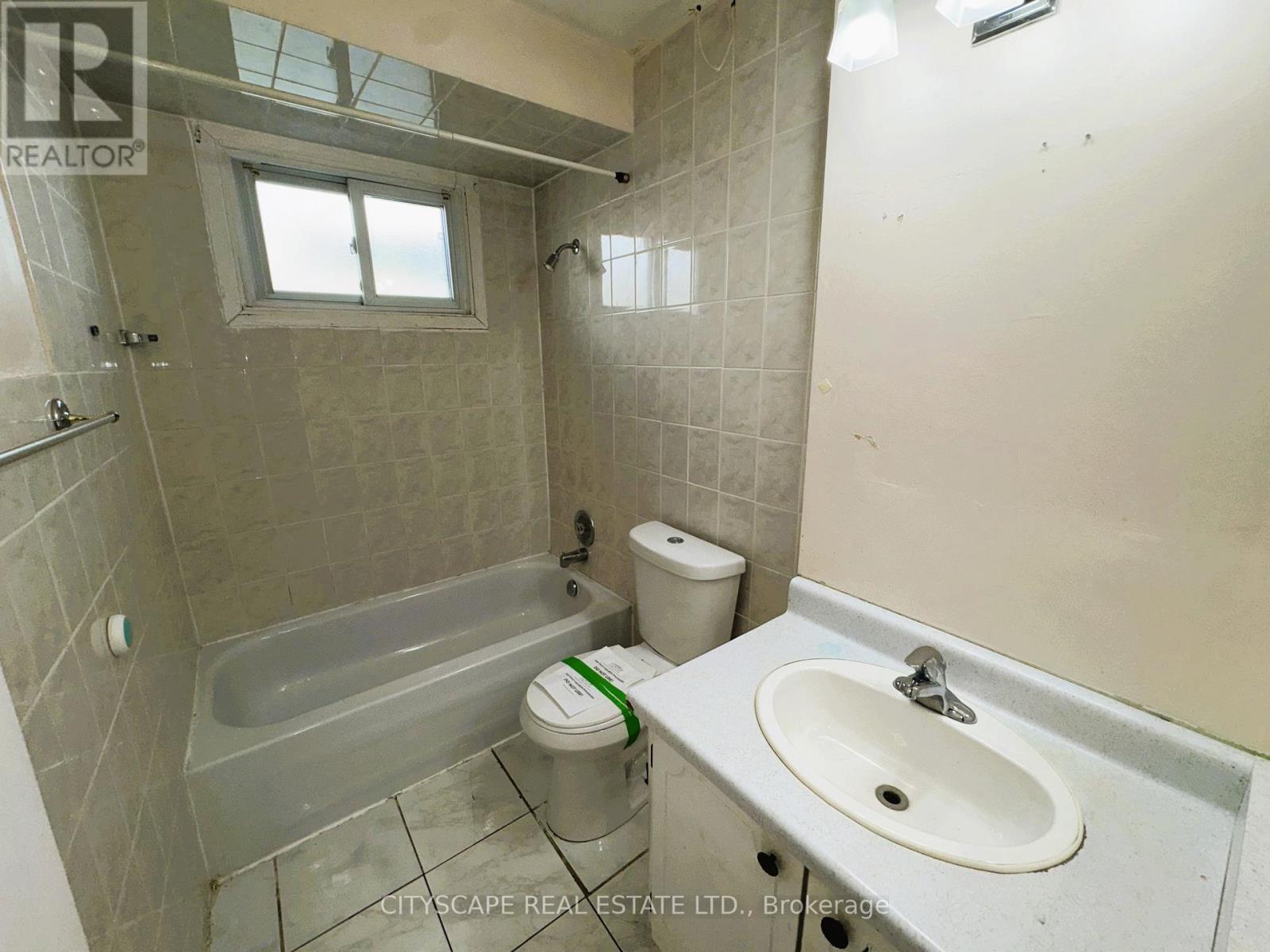 3651 Brandon Gate Drive, Mississauga, Ontario  L4T 3E4 - Photo 17 - W12742560