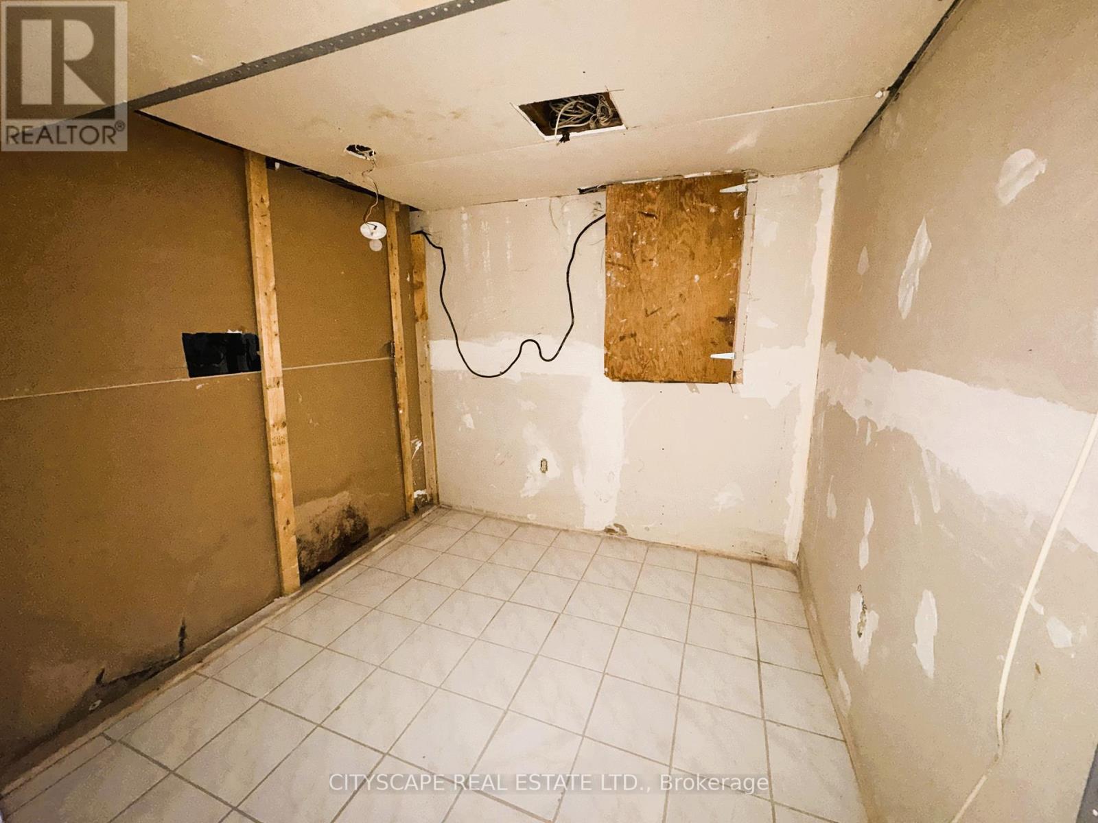 3651 Brandon Gate Drive, Mississauga, Ontario  L4T 3E4 - Photo 37 - W12742560