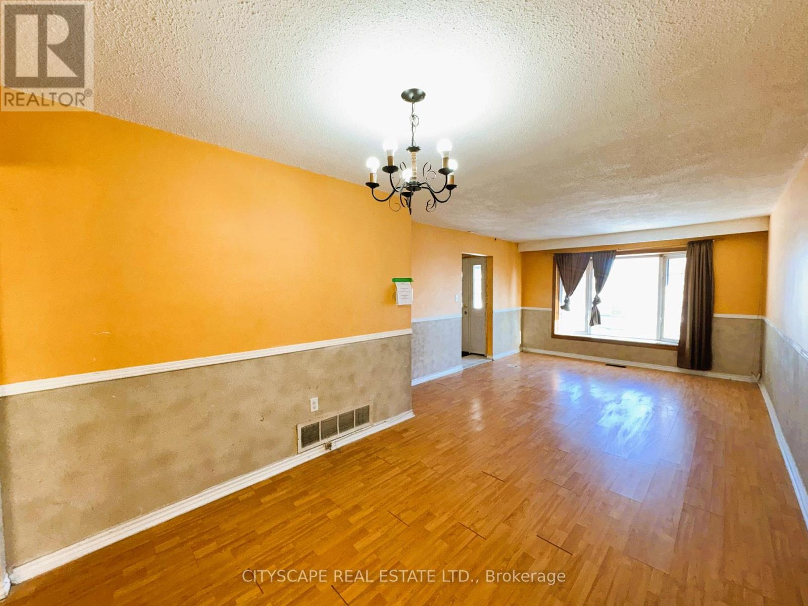 3651 Brandon Gate Drive, Mississauga, Ontario  L4T 3E4 - Photo 6 - W12742560