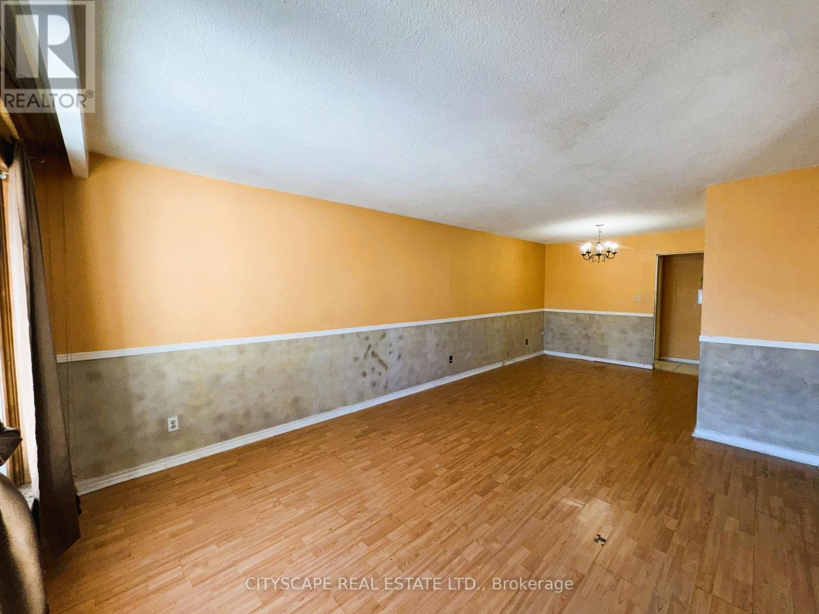 3651 Brandon Gate Drive, Mississauga, Ontario  L4T 3E4 - Photo 7 - W12742560