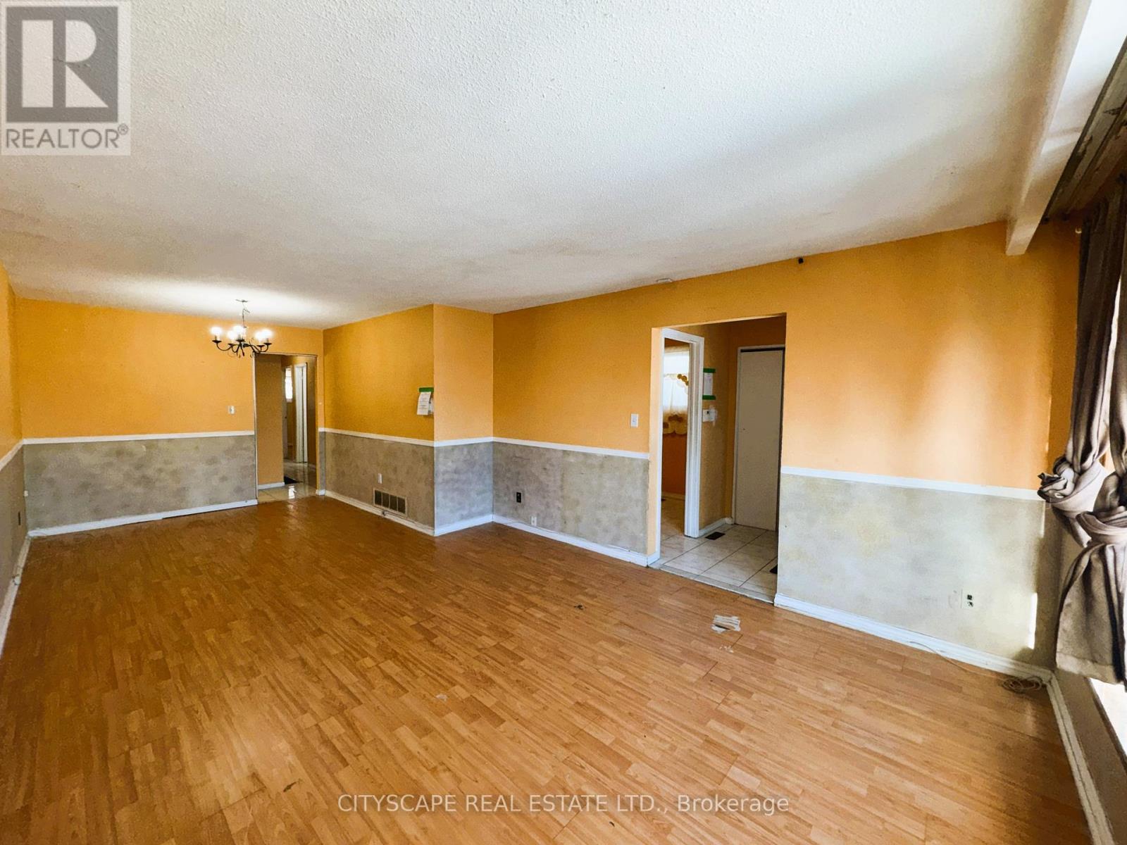 3651 Brandon Gate Drive, Mississauga, Ontario  L4T 3E4 - Photo 8 - W12742560