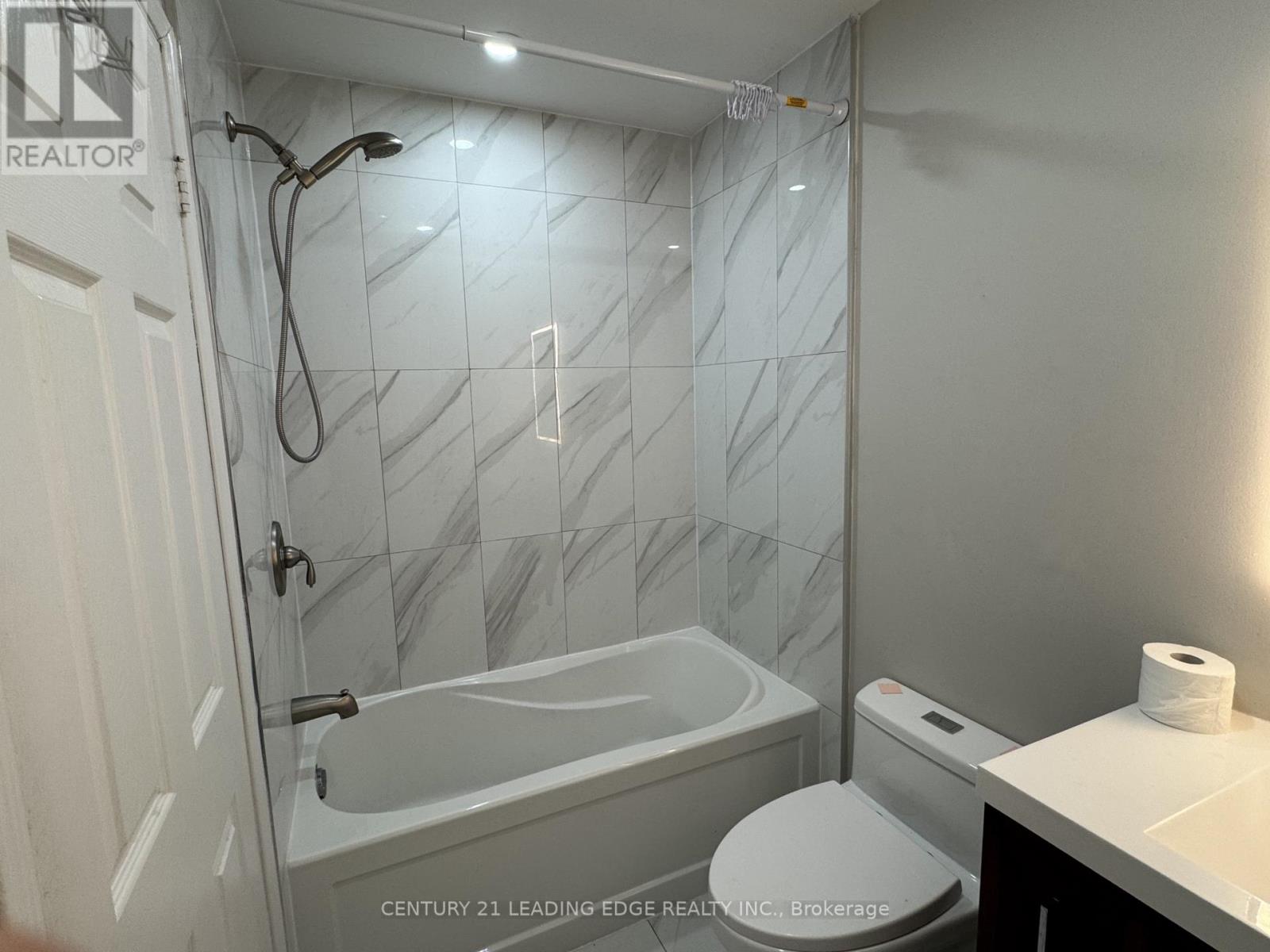 7610 Black Walnut Trail, Mississauga, Ontario  L5N 8A7 - Photo 14 - W12742570