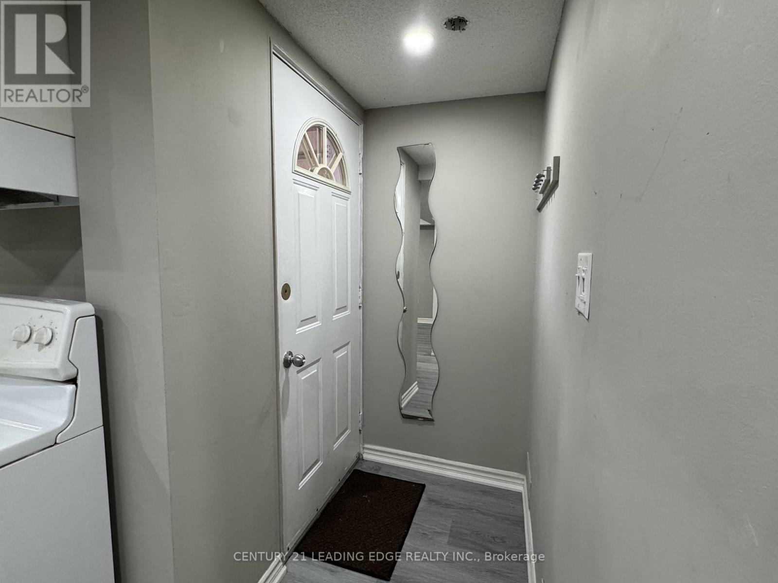 7610 Black Walnut Trail, Mississauga, Ontario  L5N 8A7 - Photo 18 - W12742570