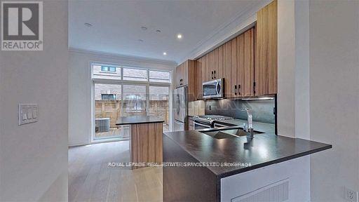 3879b Bloor Street W, Toronto, Ontario  M9B 0B7 - Photo 17 - W12742572