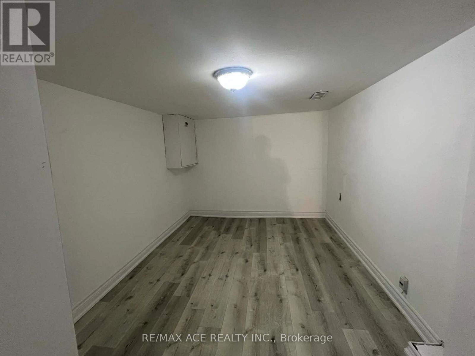 12 Mahoney Avenue, Toronto, Ontario  M6M 2H4 - Photo 16 - W12742582