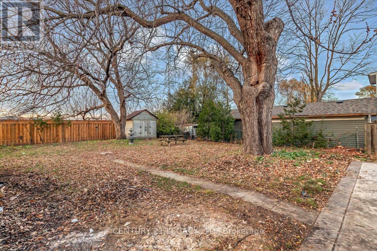 2027 Churchill Avenue, Burlington, Ontario  L7R 3T8 - Photo 24 - W12742610