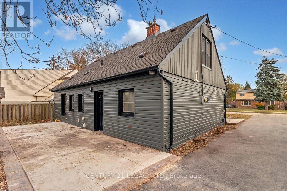 2027 Churchill Avenue, Burlington, Ontario  L7R 3T8 - Photo 26 - W12742610