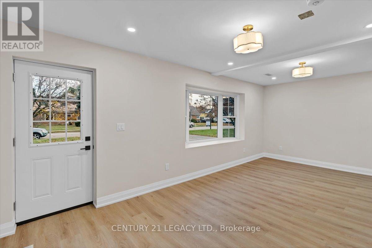 2027 Churchill Avenue, Burlington, Ontario  L7R 3T8 - Photo 6 - W12742610