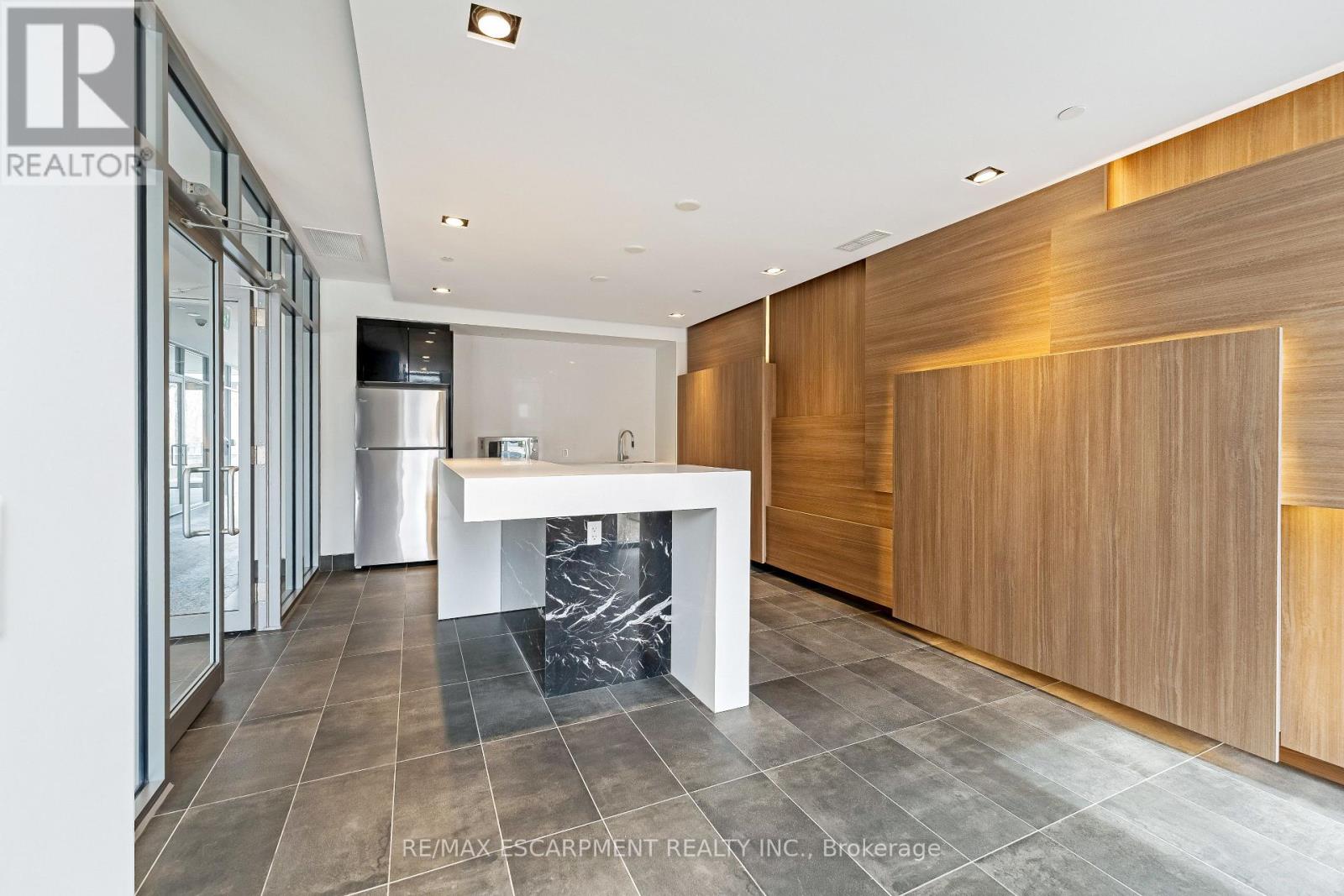 D515 - 5220 Dundas Street, Burlington, Ontario  L7L 0J4 - Photo 32 - W12742642