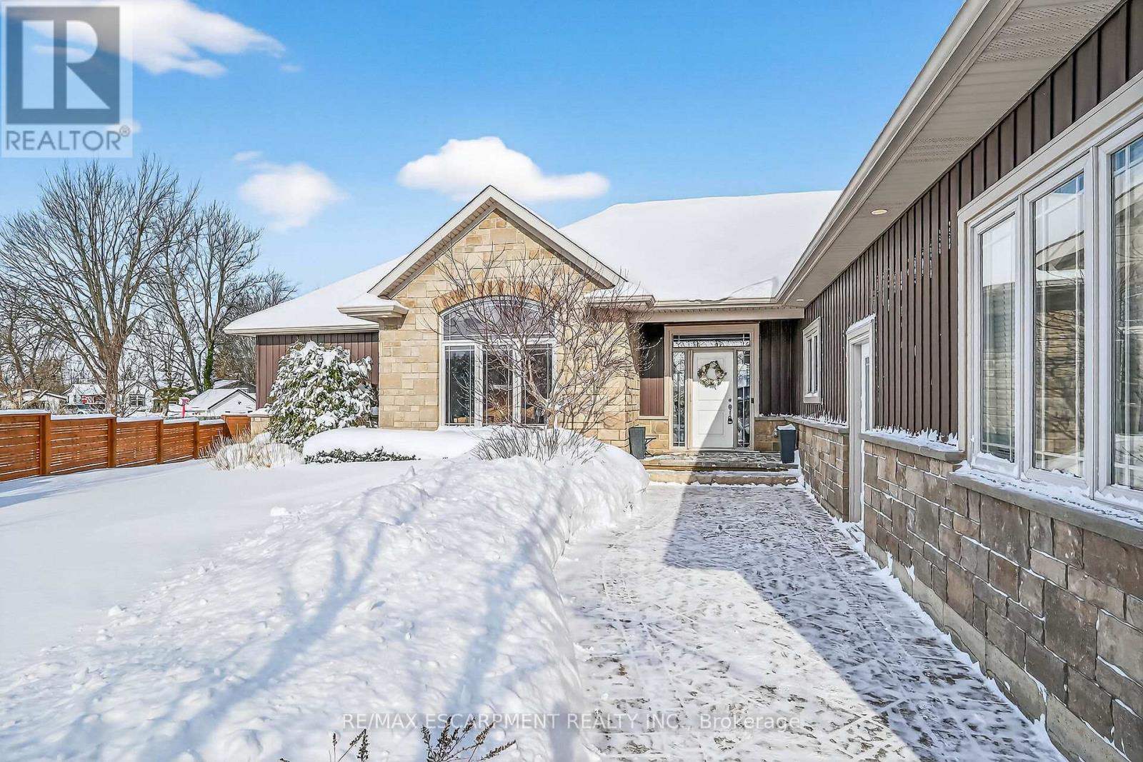 49 Postma Drive, Haldimand, Ontario  N1A 0B2 - Photo 3 - X12742586