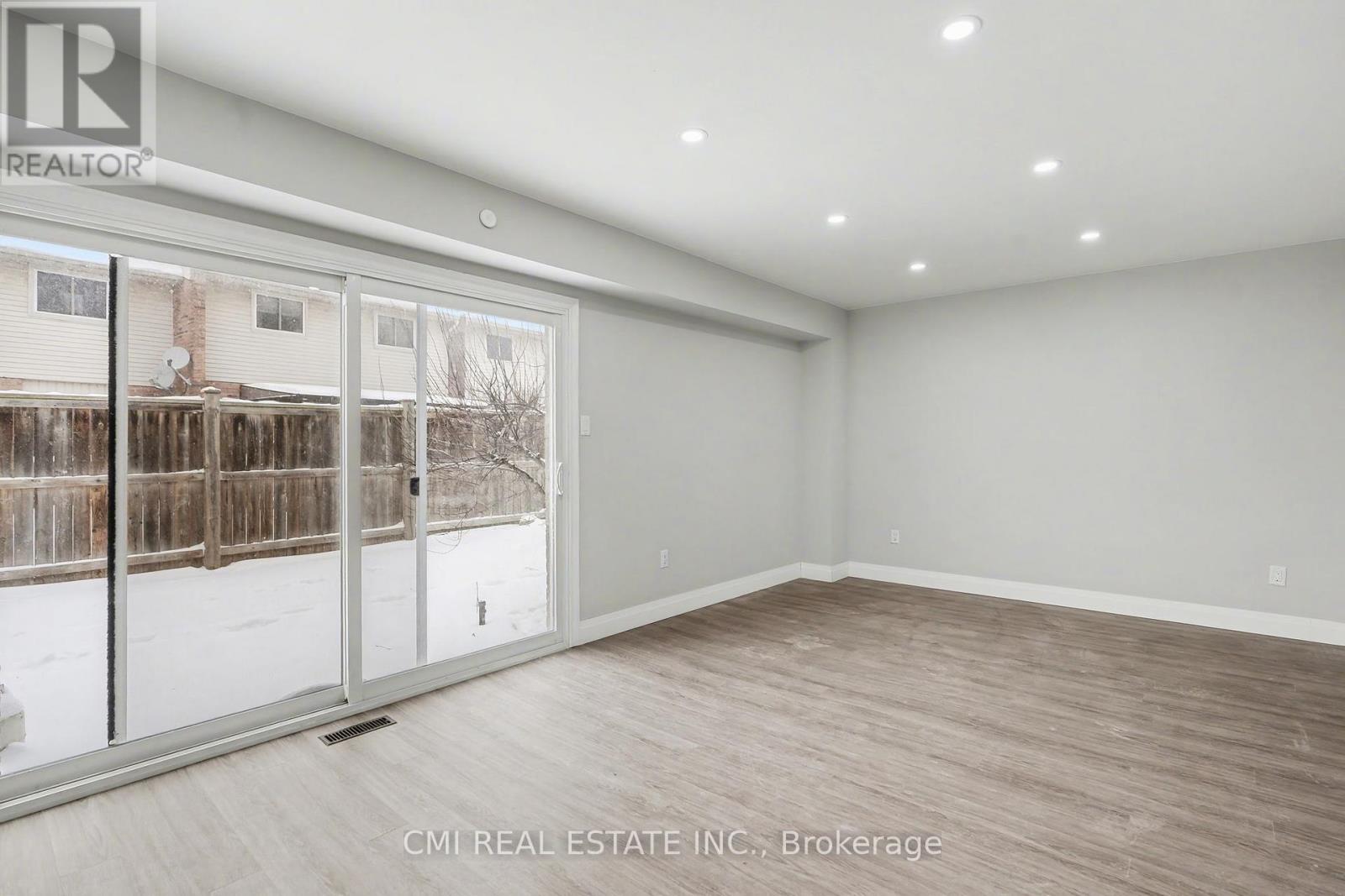 12 - 125 Sekura Crescent, Cambridge, Ontario  N1R 8B4 - Photo 11 - X12742624