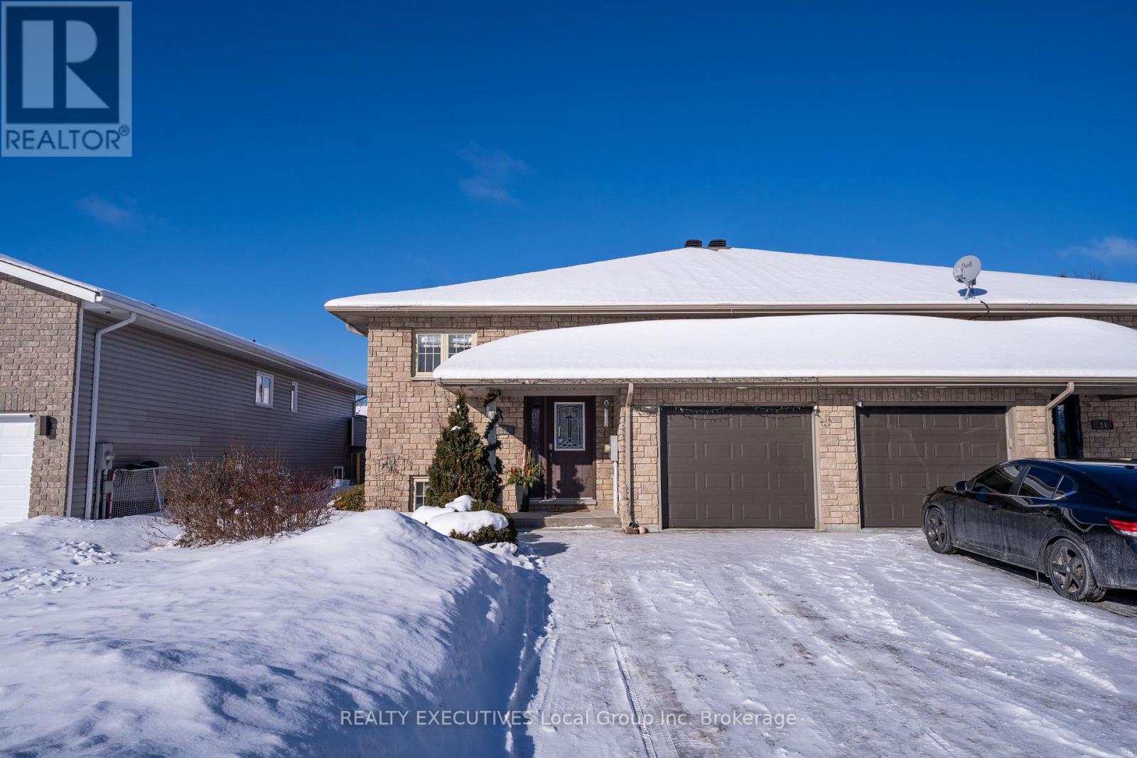 22 Perut Place, North Bay, Ontario  P1B 0B5 - Photo 1 - X12742766