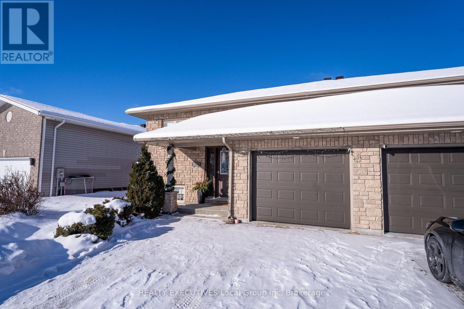 22 Perut Place, North Bay, Ontario  P1B 0B5 - Photo 4 - X12742766