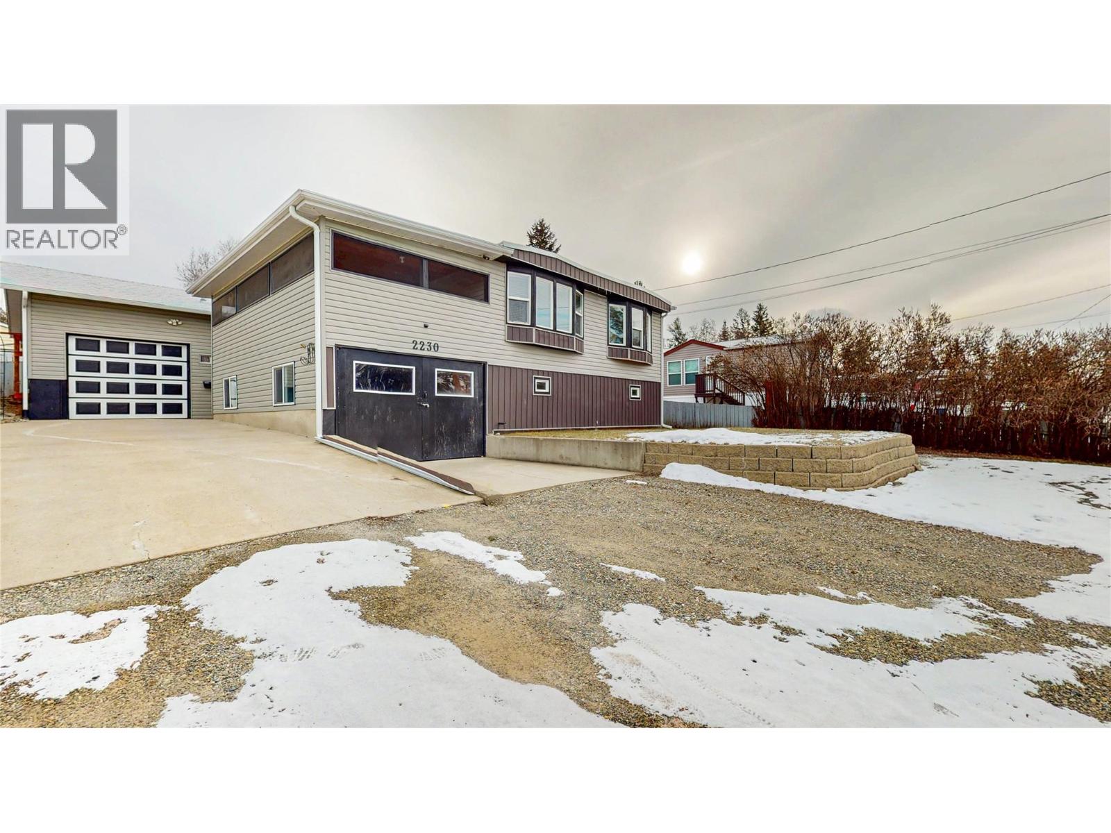 2230 33rd Avenue N, Cranbrook, British Columbia  V1C 3Y9 - Photo 1 - 10374353