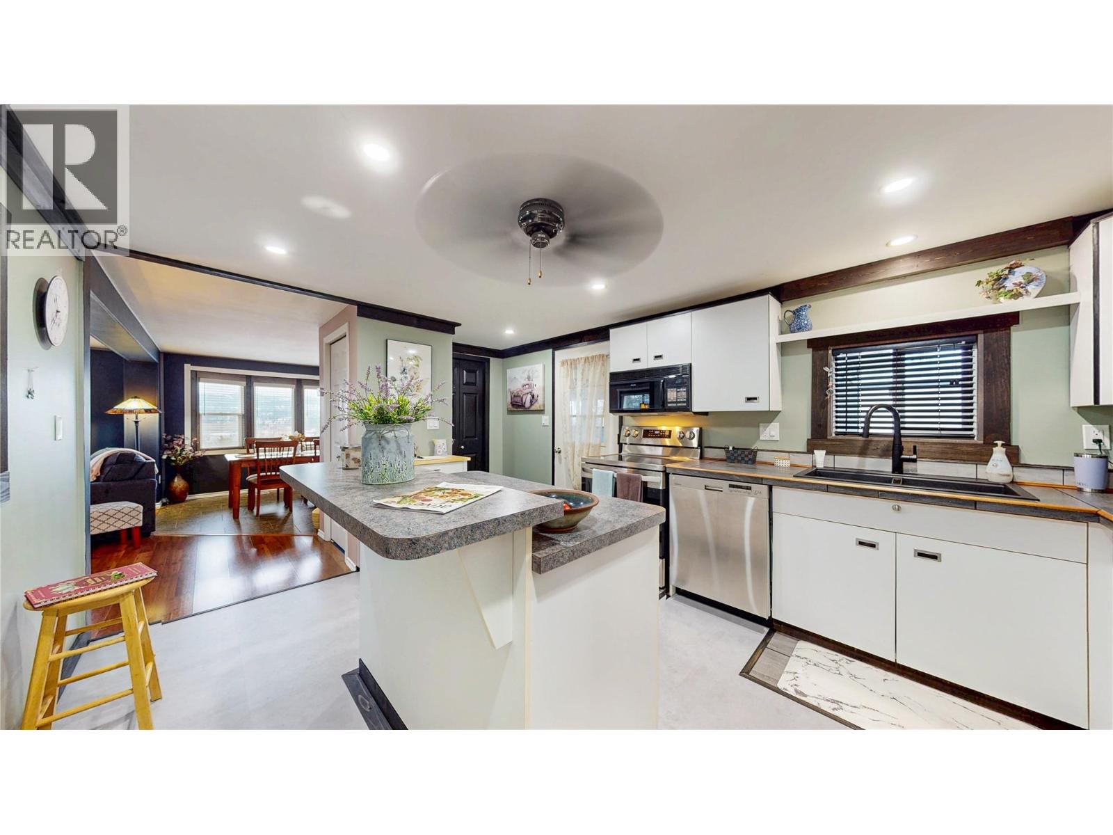 2230 33rd Avenue N, Cranbrook, British Columbia  V1C 3Y9 - Photo 6 - 10374353