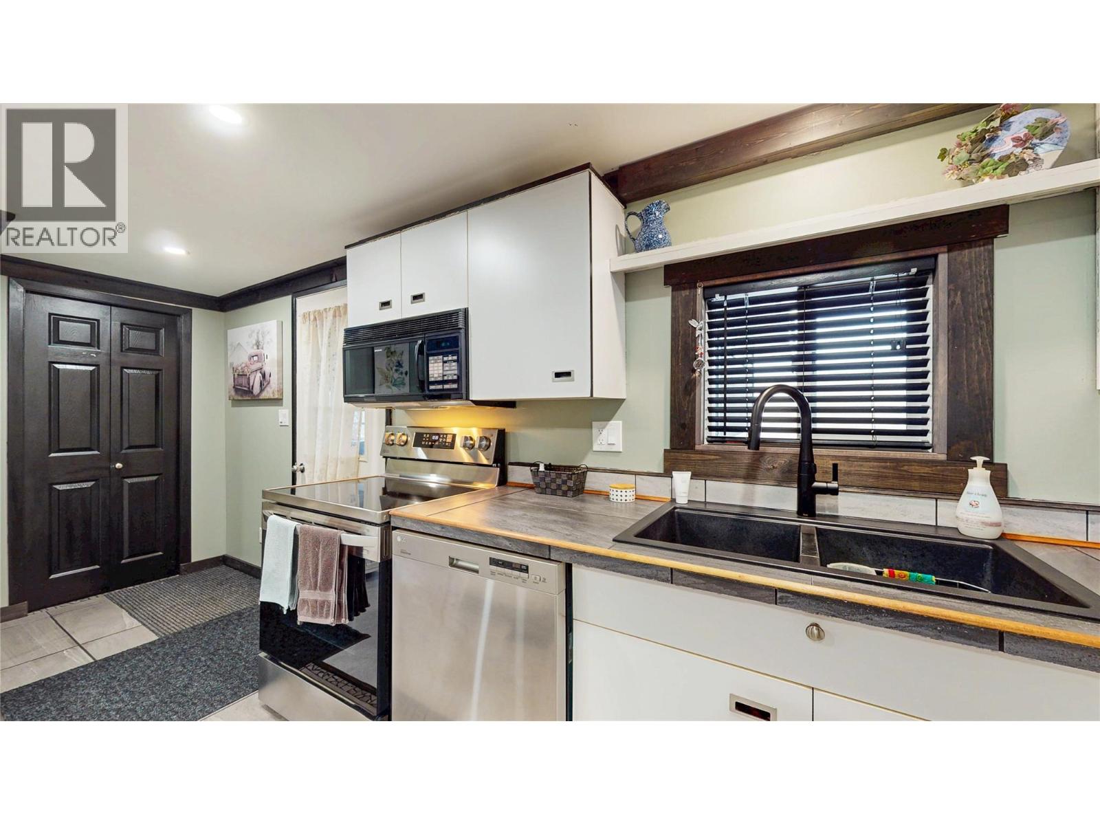 2230 33rd Avenue N, Cranbrook, British Columbia  V1C 3Y9 - Photo 7 - 10374353