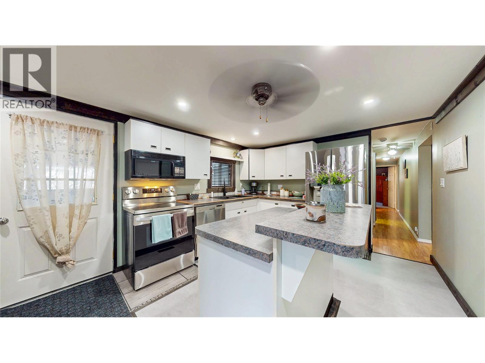 2230 33rd Avenue N, Cranbrook, British Columbia  V1C 3Y9 - Photo 9 - 10374353