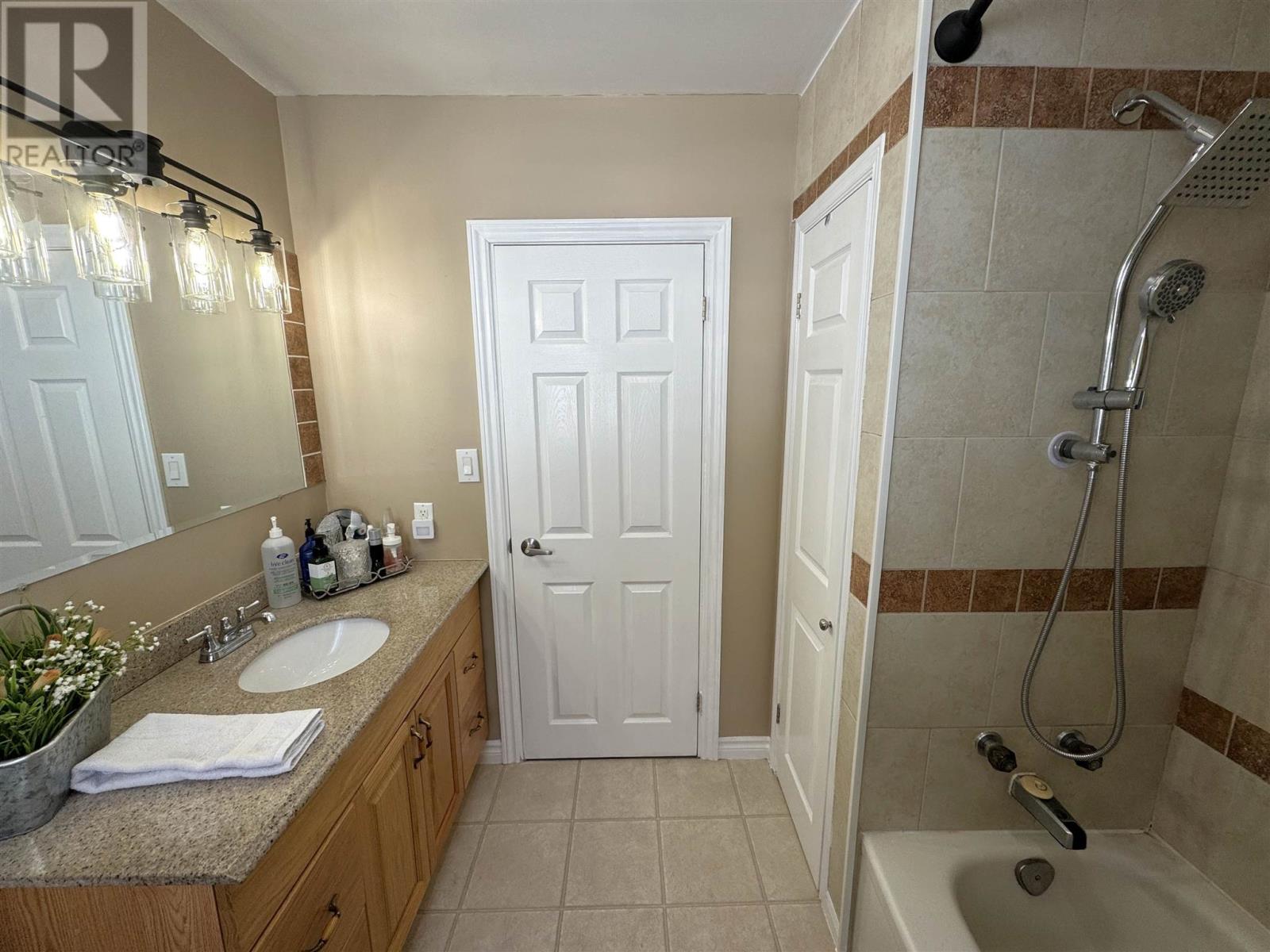 40 Axmith Ave, Elliot Lake, Ontario  P5A 1B7 - Photo 22 - SM260199