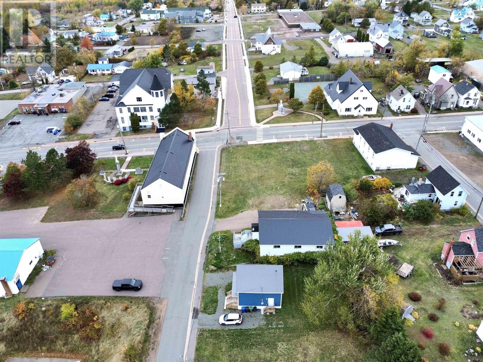 10 Pioneer Street, Springhill, Nova Scotia  B0M 1X0 - Photo 8 - 202526302