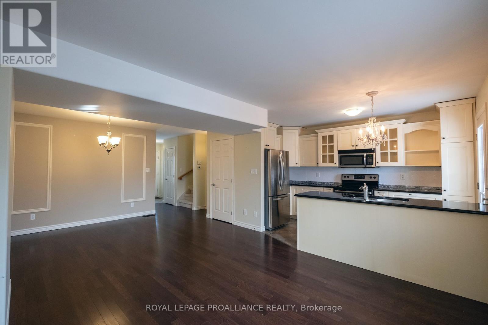 8 Ava Court, Belleville, Ontario  K8P 0B2 - Photo 10 - X12742732