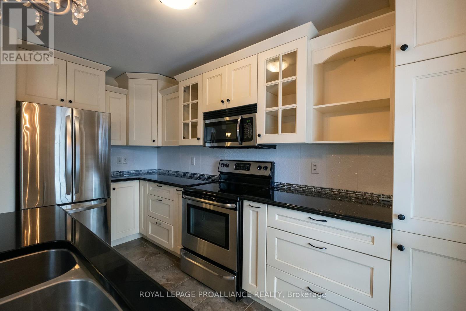 8 Ava Court, Belleville, Ontario  K8P 0B2 - Photo 13 - X12742732