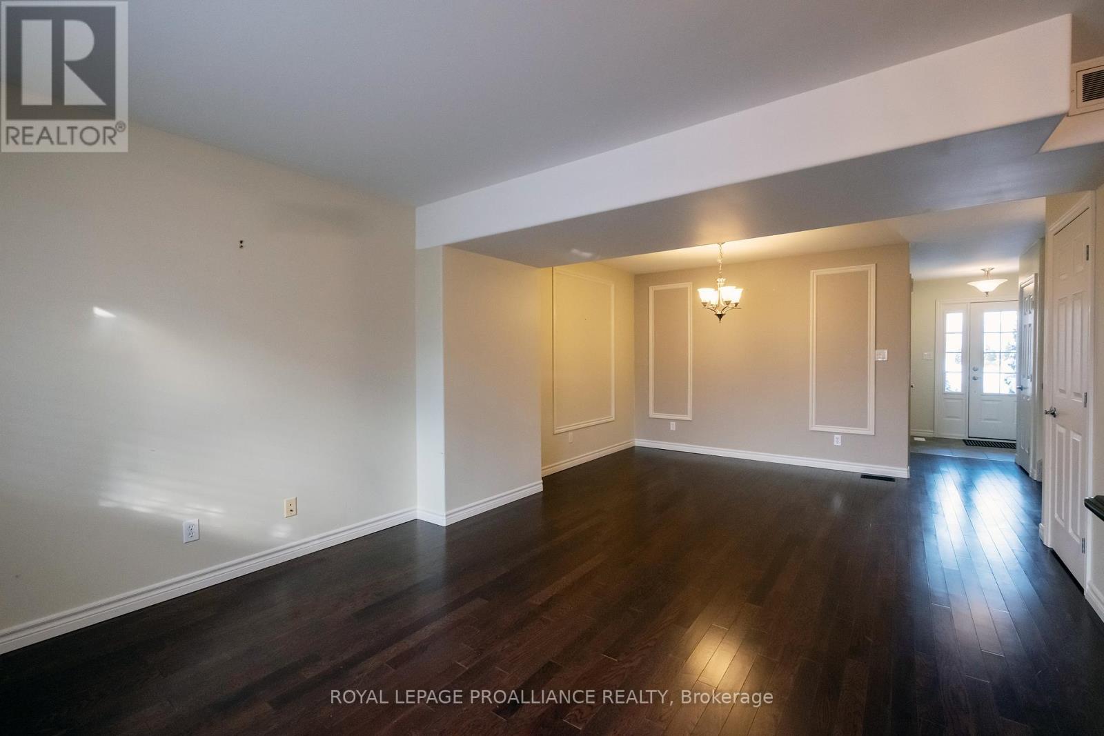 8 Ava Court, Belleville, Ontario  K8P 0B2 - Photo 7 - X12742732