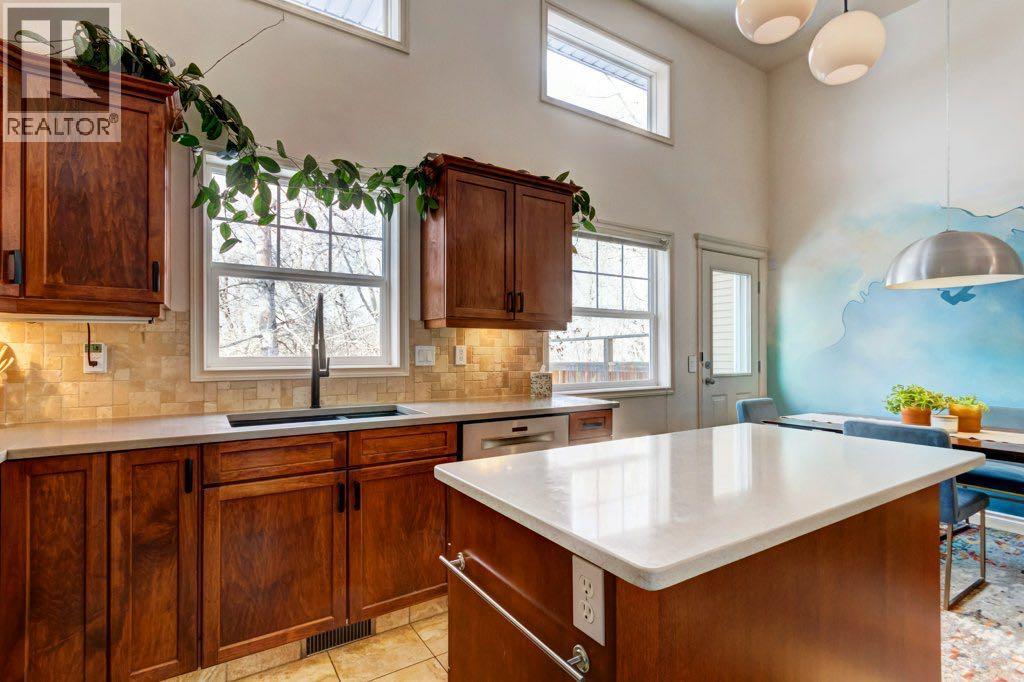 105 Inglewood Grove Se, Calgary, Alberta  T2G 5R4 - Photo 6 - A2282404