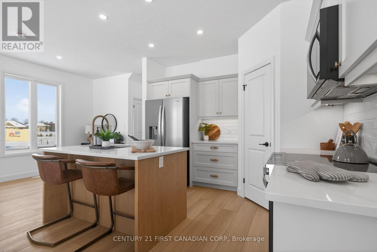 9 Twynstra Street, North Middlesex, Ontario  N0M 1A0 - Photo 14 - X12742750