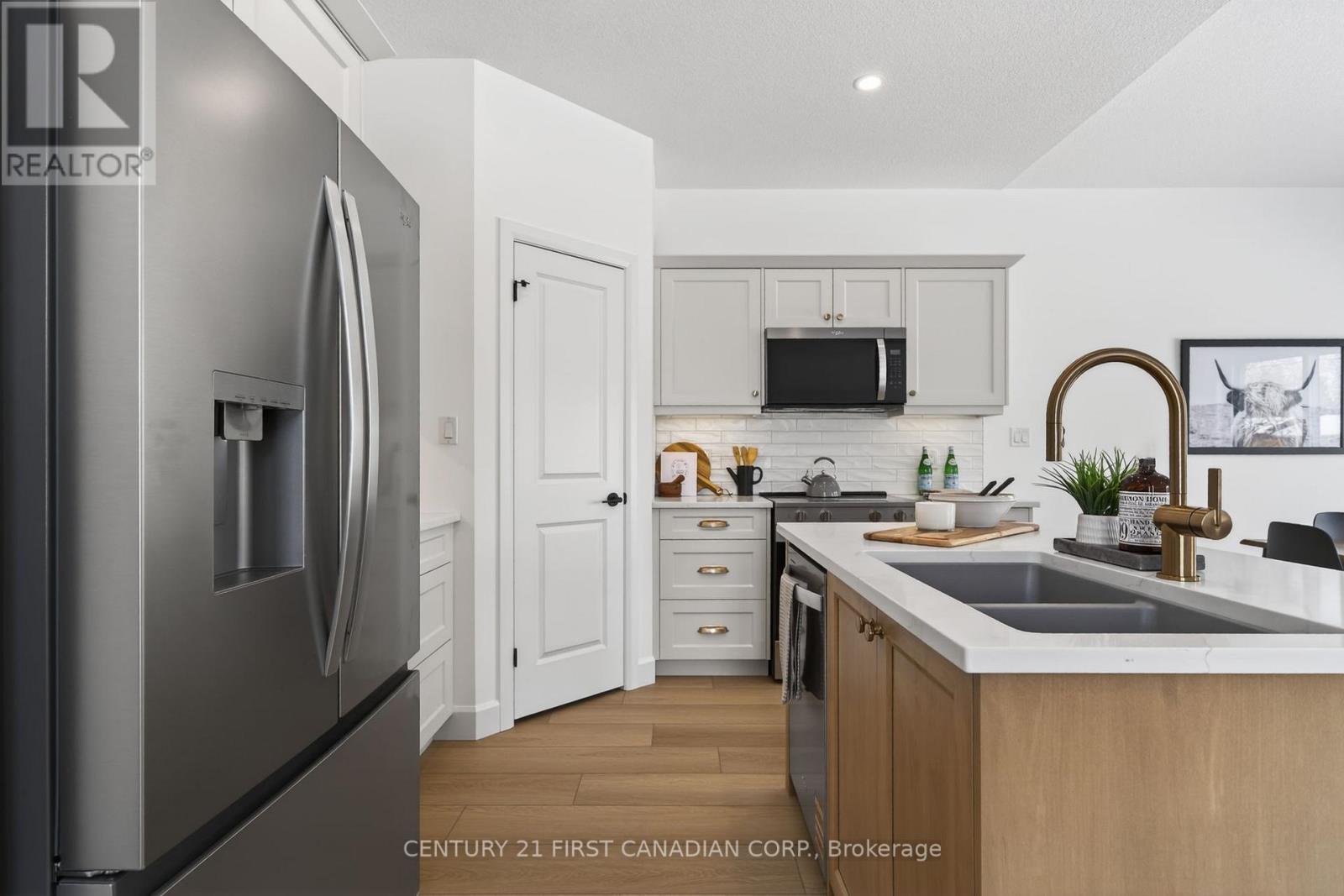 9 Twynstra Street, North Middlesex, Ontario  N0M 1A0 - Photo 15 - X12742750