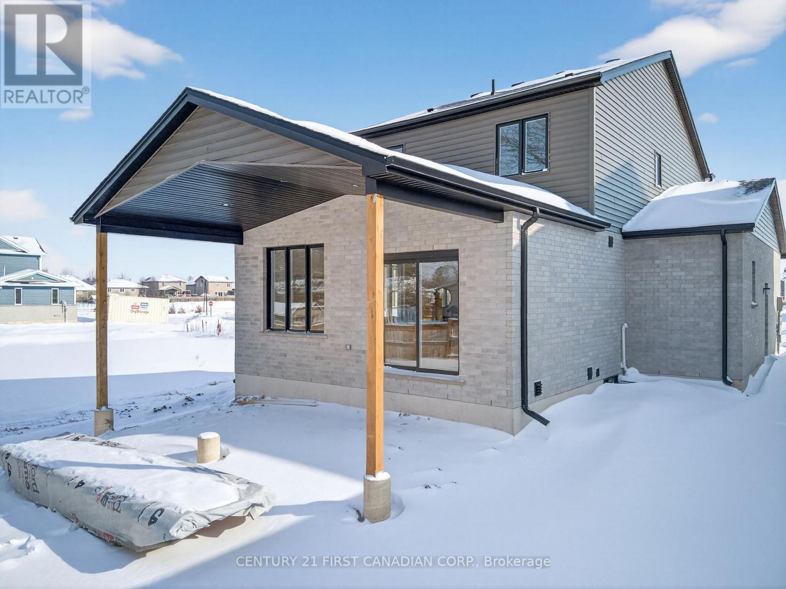 9 Twynstra Street, North Middlesex, Ontario  N0M 1A0 - Photo 35 - X12742750