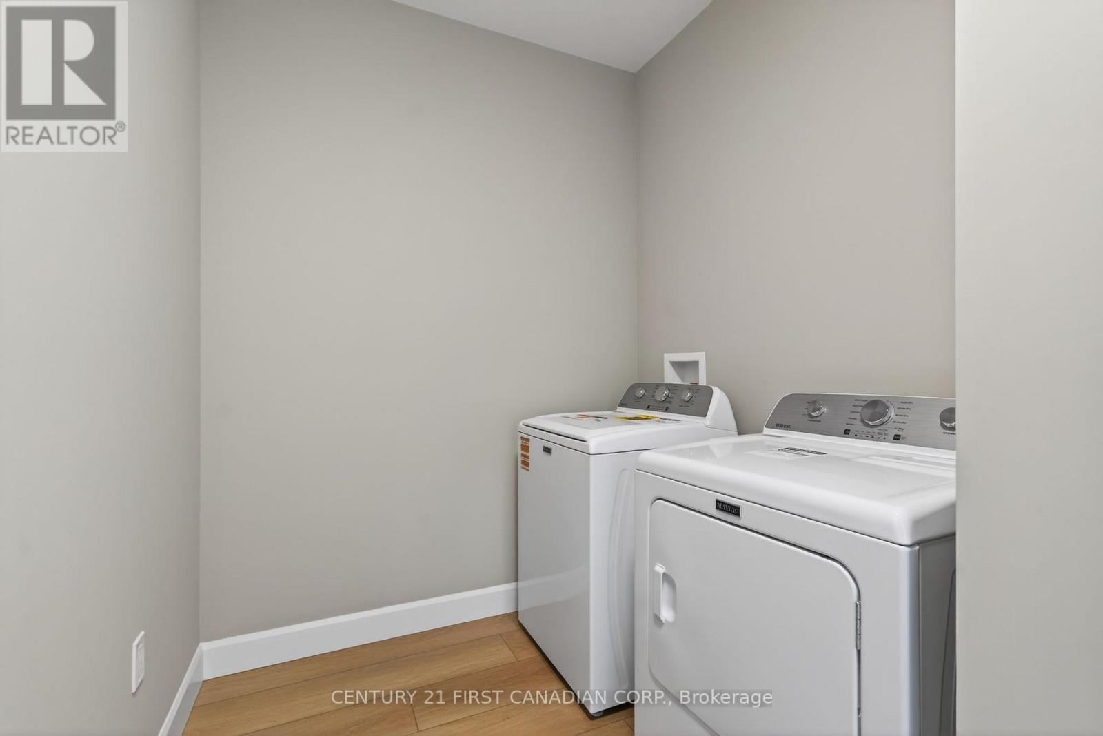 9 Twynstra Street, North Middlesex, Ontario  N0M 1A0 - Photo 7 - X12742750