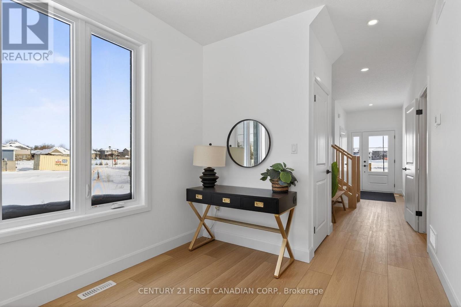 9 Twynstra Street, North Middlesex, Ontario  N0M 1A0 - Photo 9 - X12742750