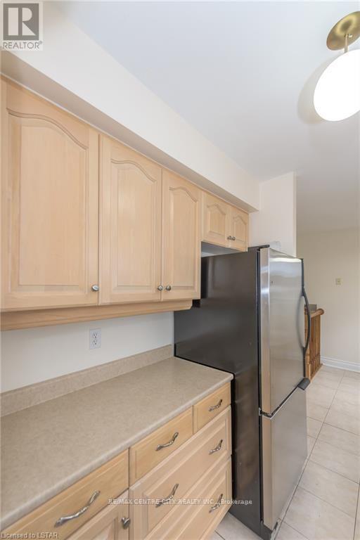 231 Banbury Road, London South, Ontario  N5Z 4M1 - Photo 12 - X12742752