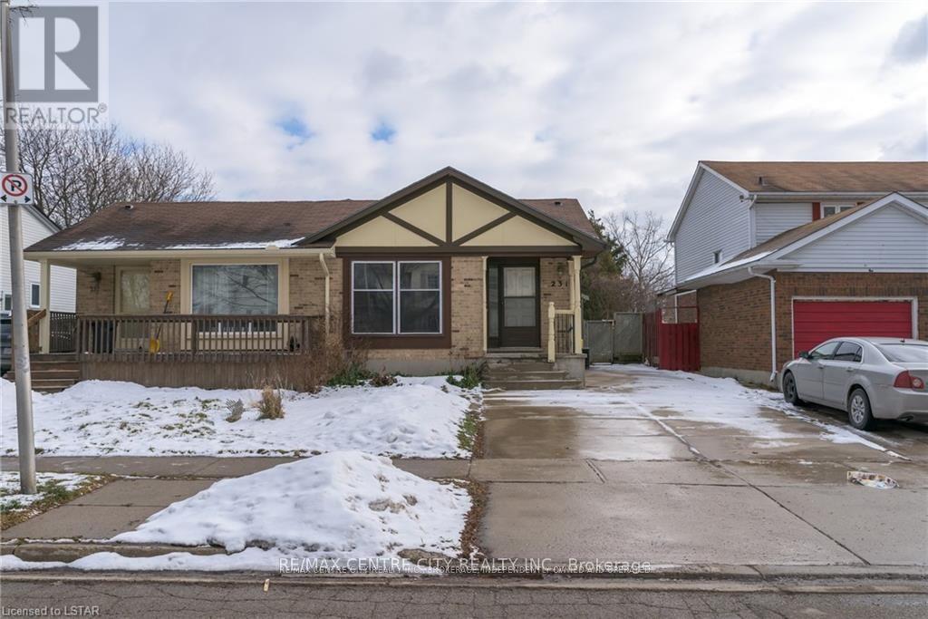 231 Banbury Road, London South, Ontario  N5Z 4M1 - Photo 2 - X12742752