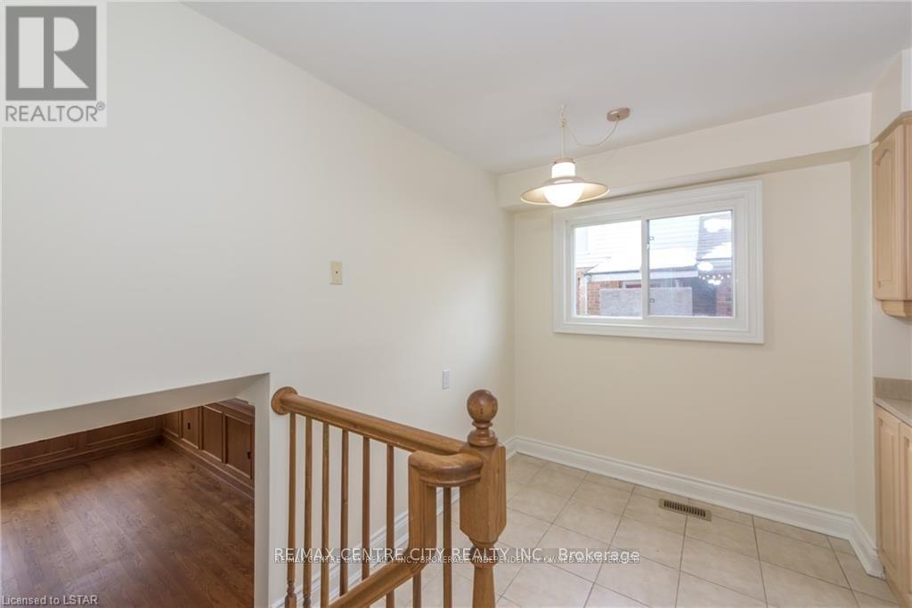 231 Banbury Road, London South, Ontario  N5Z 4M1 - Photo 8 - X12742752