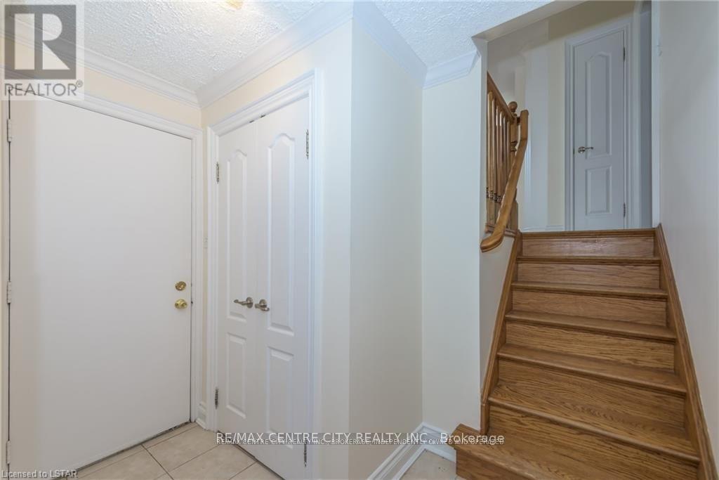 231 Banbury Road, London South, Ontario  N5Z 4M1 - Photo 22 - X12742754